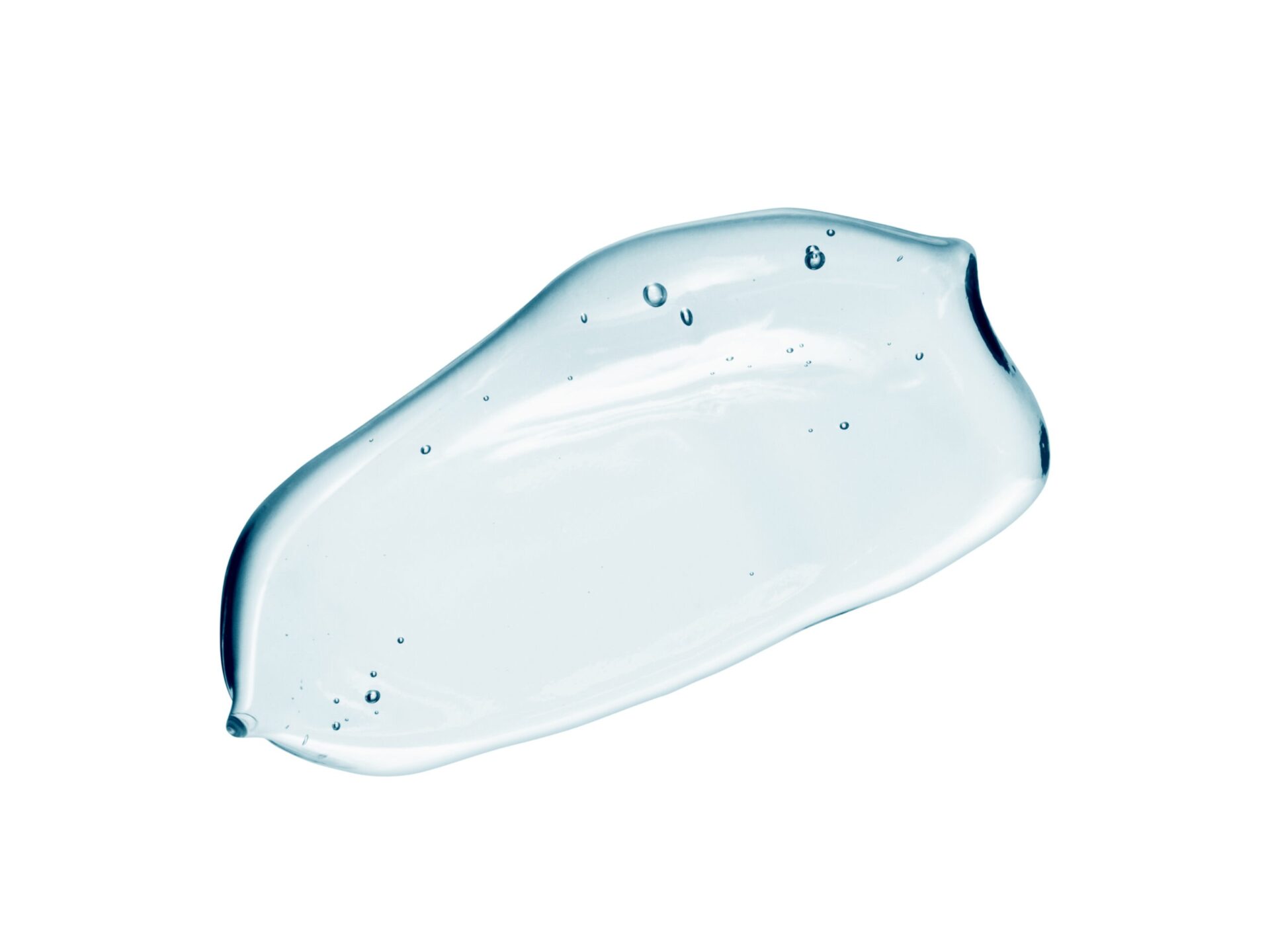 Texture de sérum, gel liquide cosmétique bleu clair avec bulles isolées sur fond blanc. Crème transparente, crème hydratante en gros plan. Macrophotographie de produits de beauté